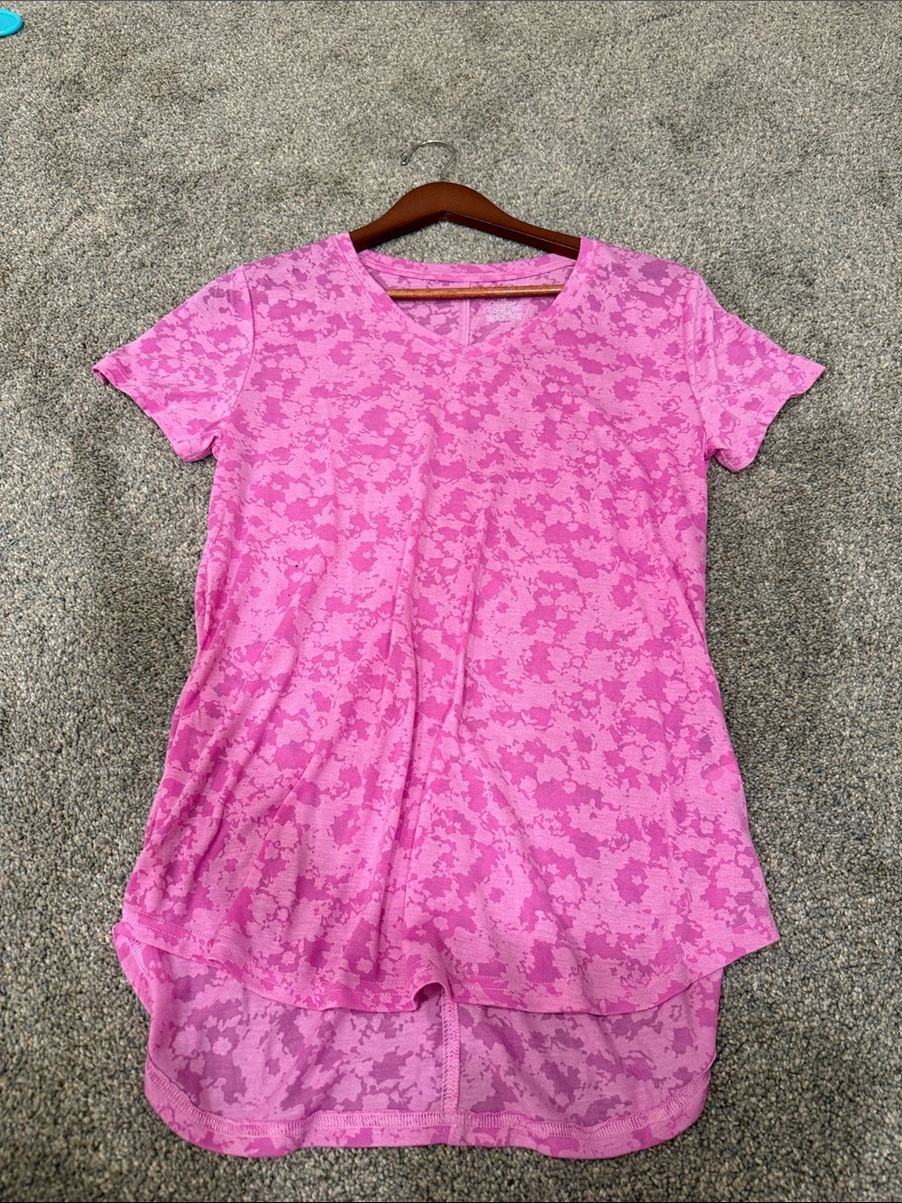 Tek Gear Women’s Pink Floral Short Sleeve Tee